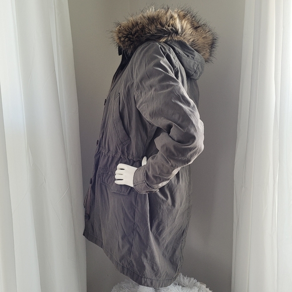 Abercrombie & Fitch Faux Shearling Lined Parka - Picture 3 of 9